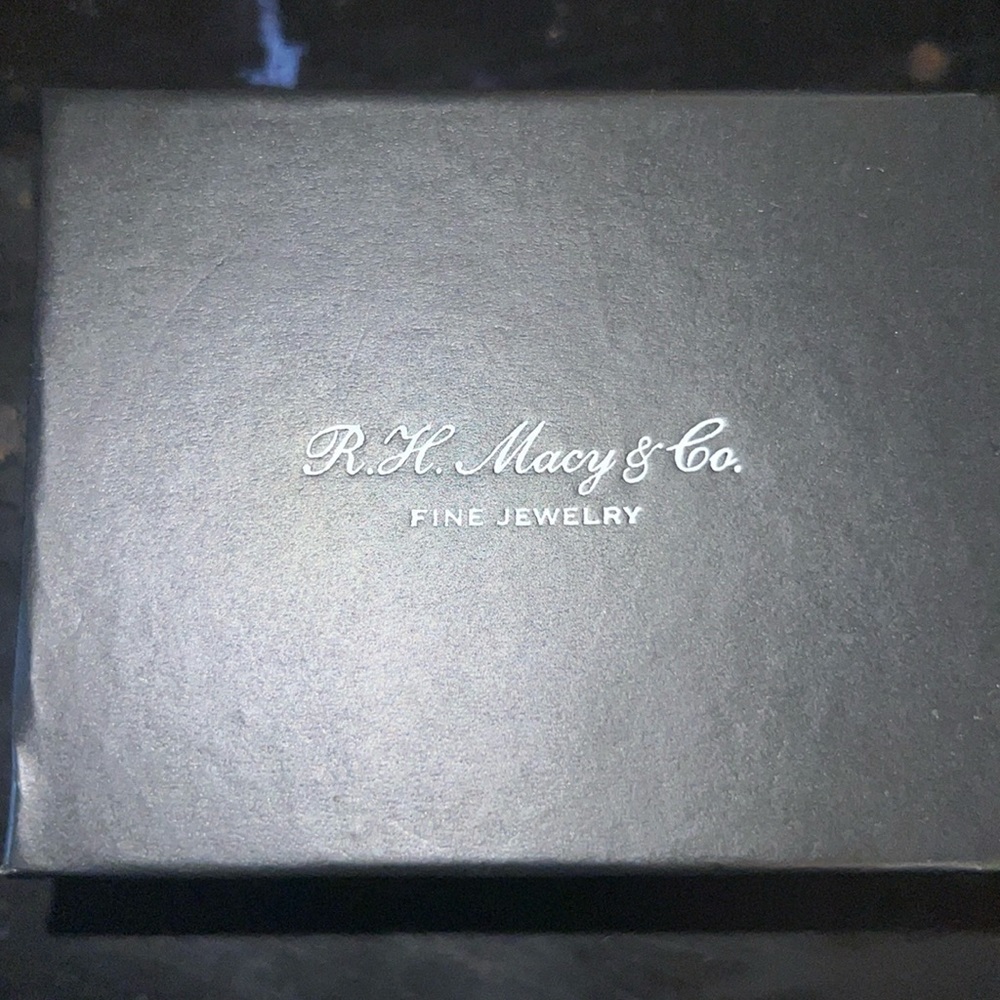 R.H Macy&Co fine jewelry diamond earrings - Picture 5 of 15